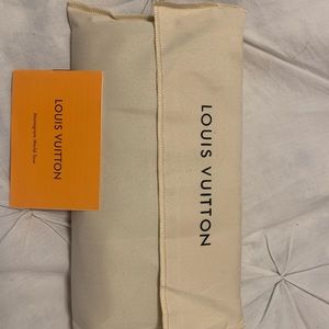 BRAND NEW Louis Vuitton Zippy Wallet